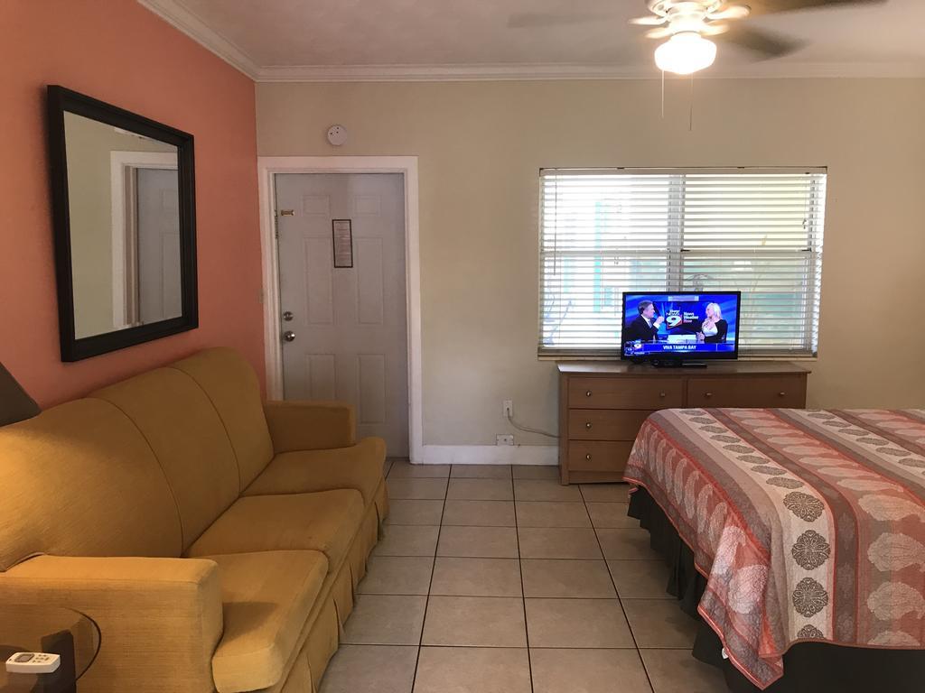 Island Cay At Clearwater